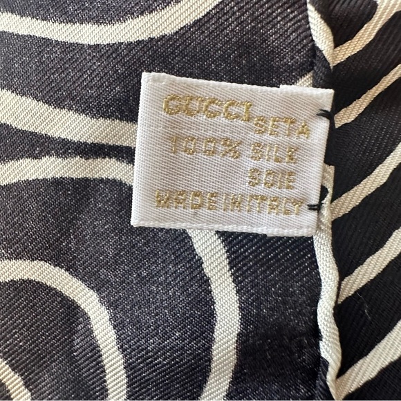 Gucci Black and Gold Patterned Silk Scarf - Picture 5 of 5